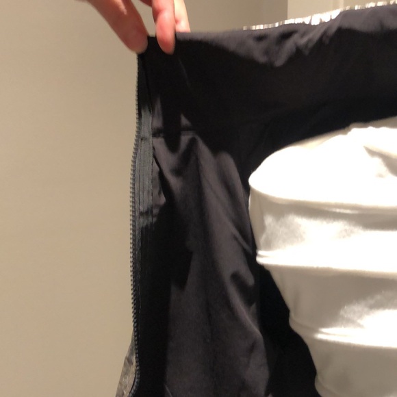 Ivivva girl’s iridescent windbreaker - Picture 12 of 12